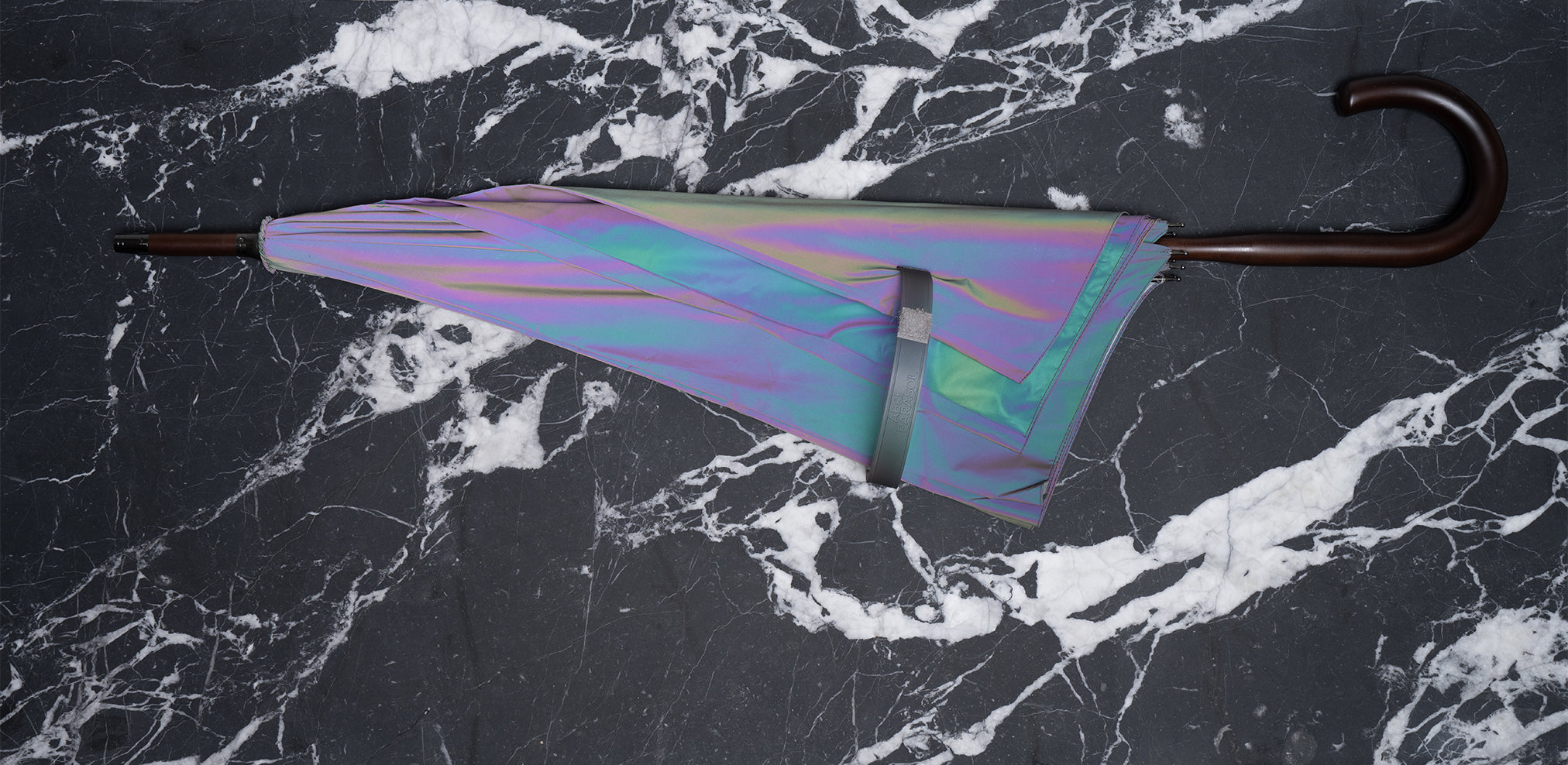 TRADITIONAL MAPLEWOOD UMBRELLA - DARK REFLECTIVE