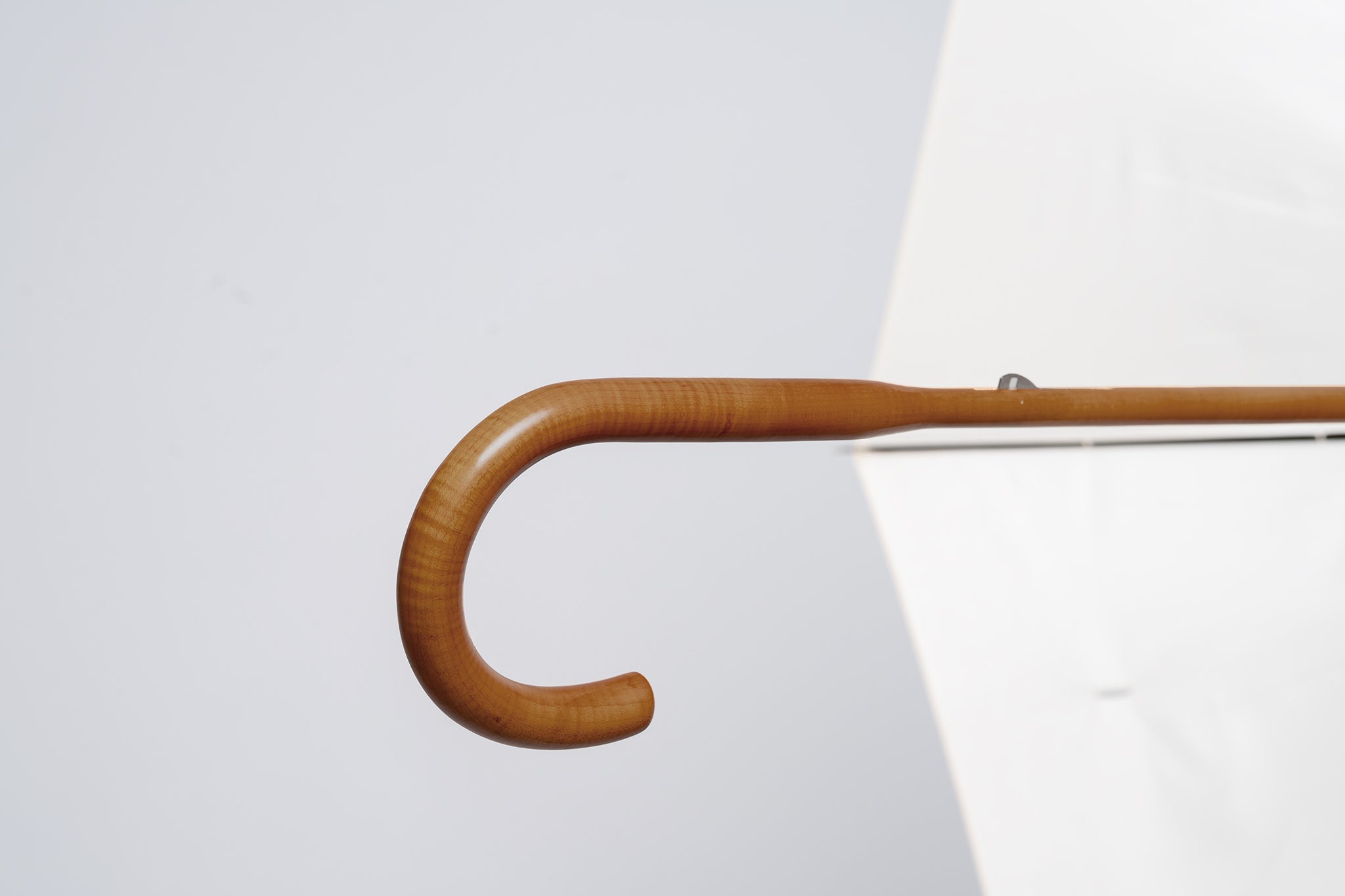 TRADITIONAL MAPLEWOOD UMBRELLA - LIGHT REFLECTIVE