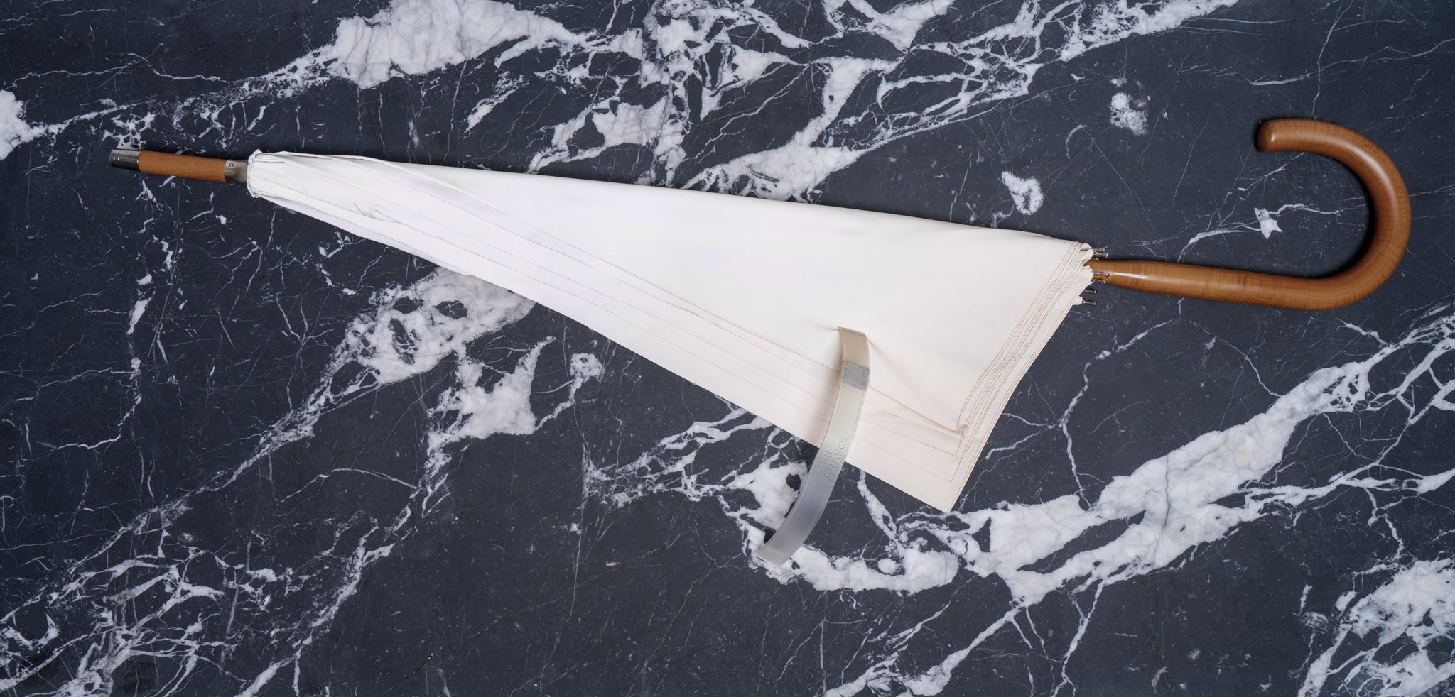 TRADITIONAL MAPLEWOOD UMBRELLA - LIGHT REFLECTIVE